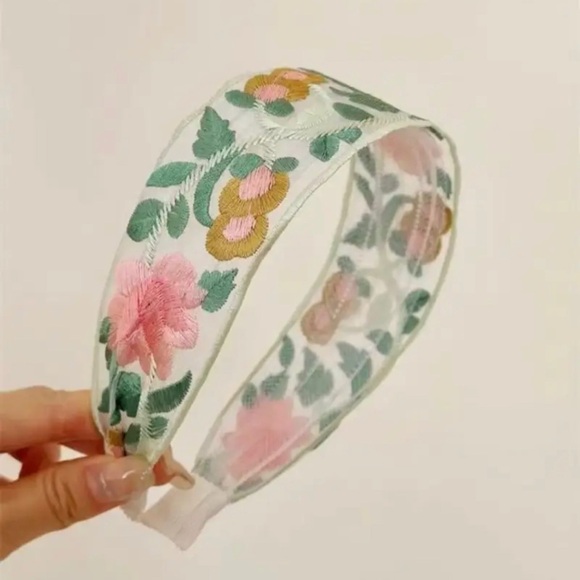 3 Vintage Boho Floral Hair Clip With Lace And Beading, Single Piece - Picture 5 of 5